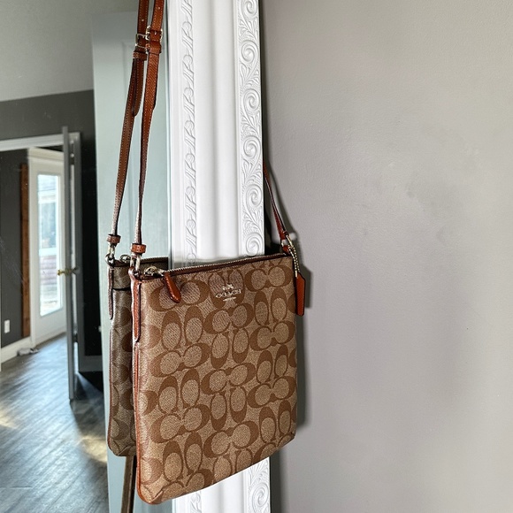 Coach messenger crossbody bag in signature canvas - Picture 10 of 10